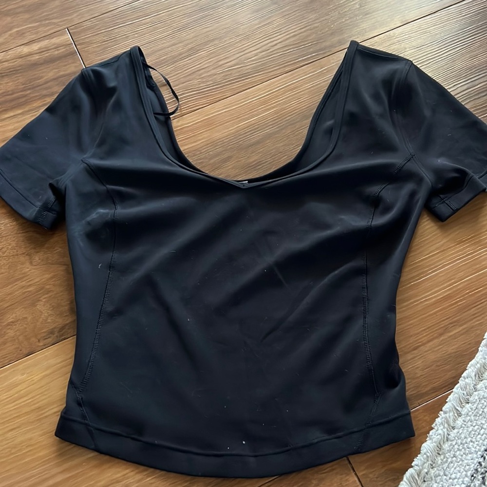Lululemon barely worn scoop neck black crop top